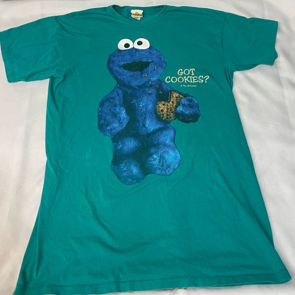 Vintage 1990s 'Cookie Monster' single stitch t-shirt.
Size XL